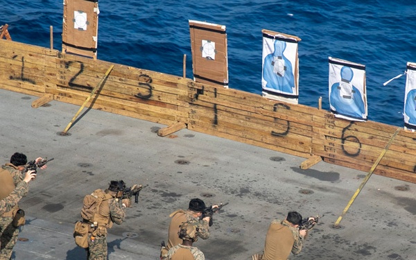 The 31st MEU Conducts a Gun Shoot