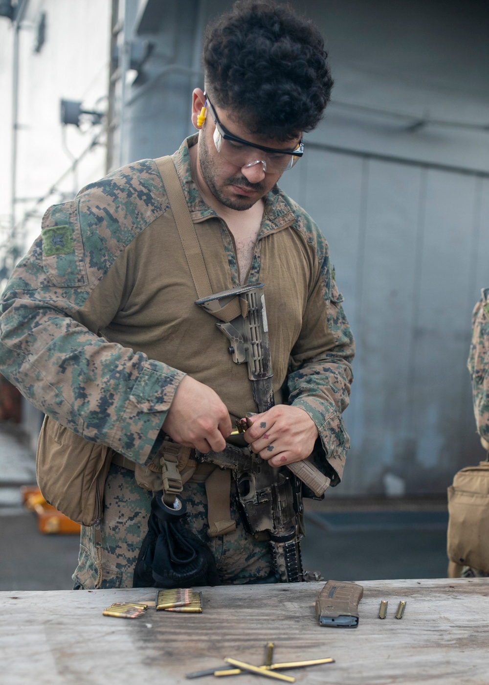 The 31st MEU Conducts a Gun Shoot