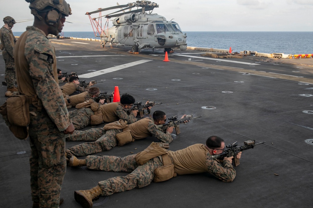 The 31st MEU Conducts a Gun Shoot