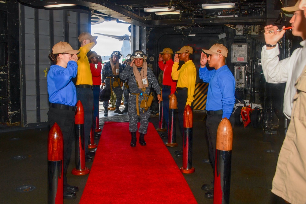 Admirals visit USS Essex during RIMPAC 2026