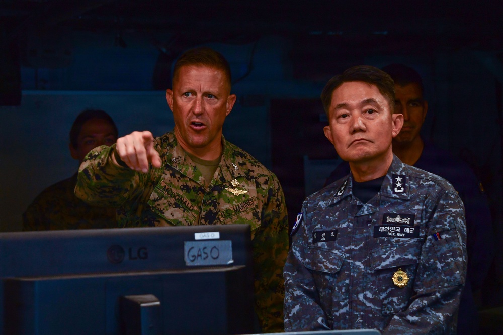 Admirals visit USS Essex during RIMPAC 2026
