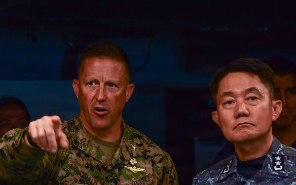 Admirals visit USS Essex during RIMPAC 2026