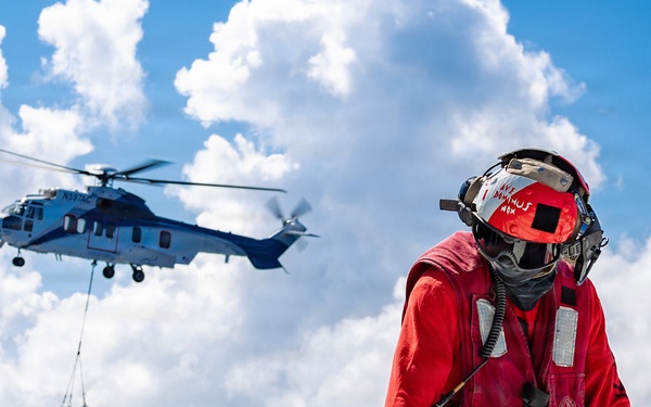George Washington Conducts Replenishment at Sea