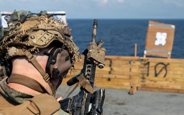 The 31st MEU Conducts a Gun Shoot