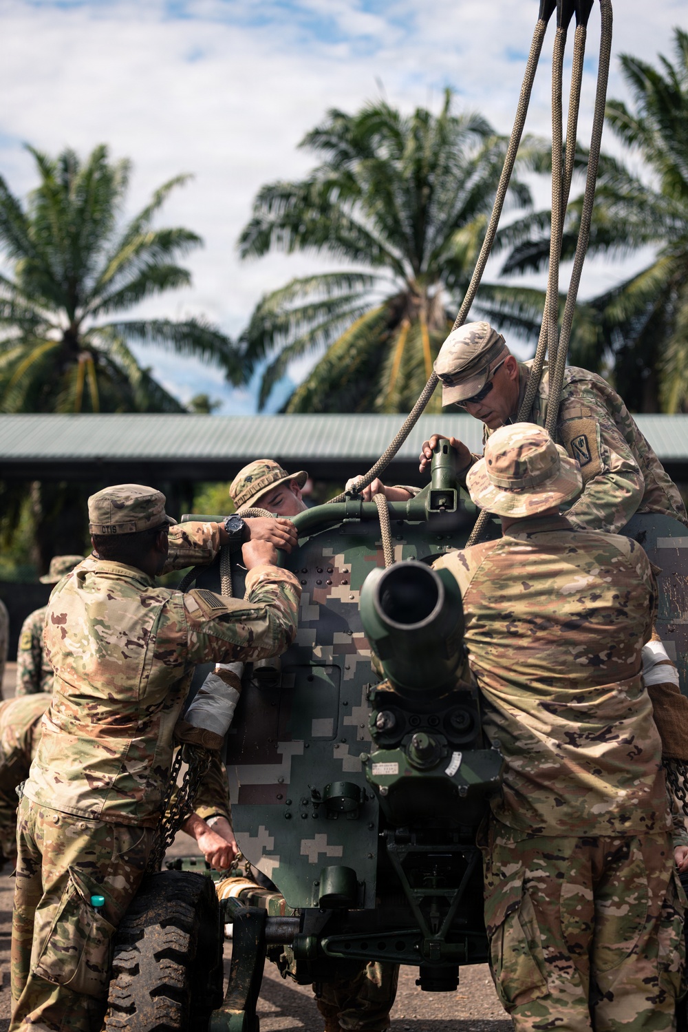 OKNG partners with Malaysian Army for sling load training during Keris Strike 26