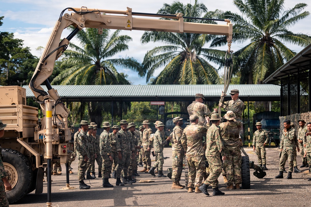 KNG partners with Malaysian Army for sling load training during Keris Strike 26
