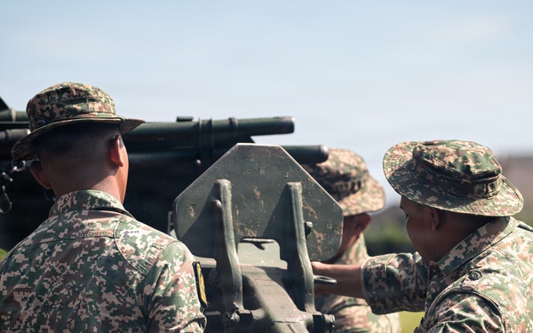 OKNG partners with Malaysian Army for sling load training during Keris Strike 26
