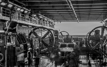 USS Essex conducts LCAC operations during RIMPAC 2026
