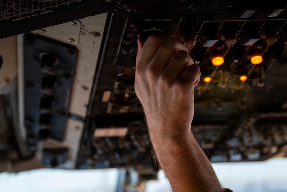 KC135 prepares for AR mission in CENTCOM AOR