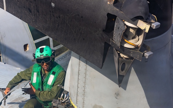USS Boxer, 11th MEU Conduct Daily Operations