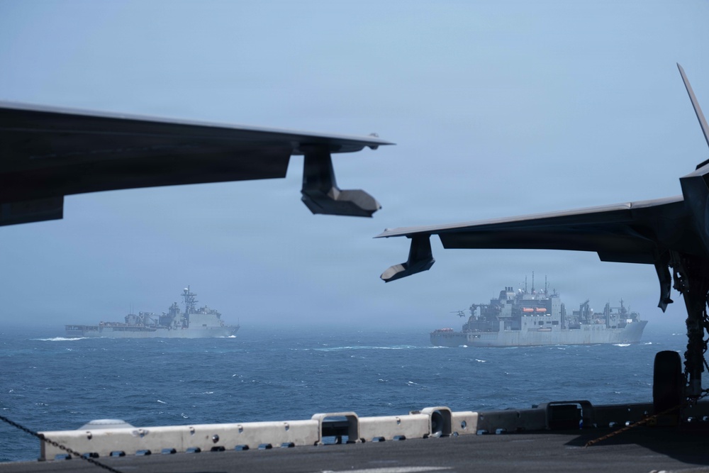 USS Boxer, USS Comstock, USNS Cesar Chavez Conduct VERTREP