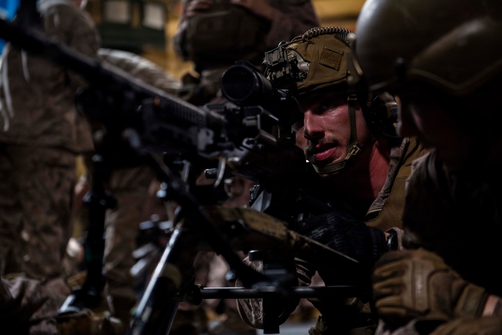 11th MEU Marines Conduct Gun Drills Aboard USS Boxer