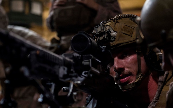 11th MEU Marines Conduct Gun Drills Aboard USS Boxer