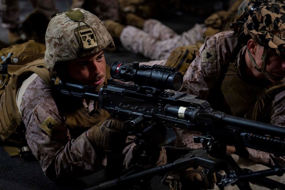 11th MEU Marines Conduct Gun Drills Aboard USS Boxer