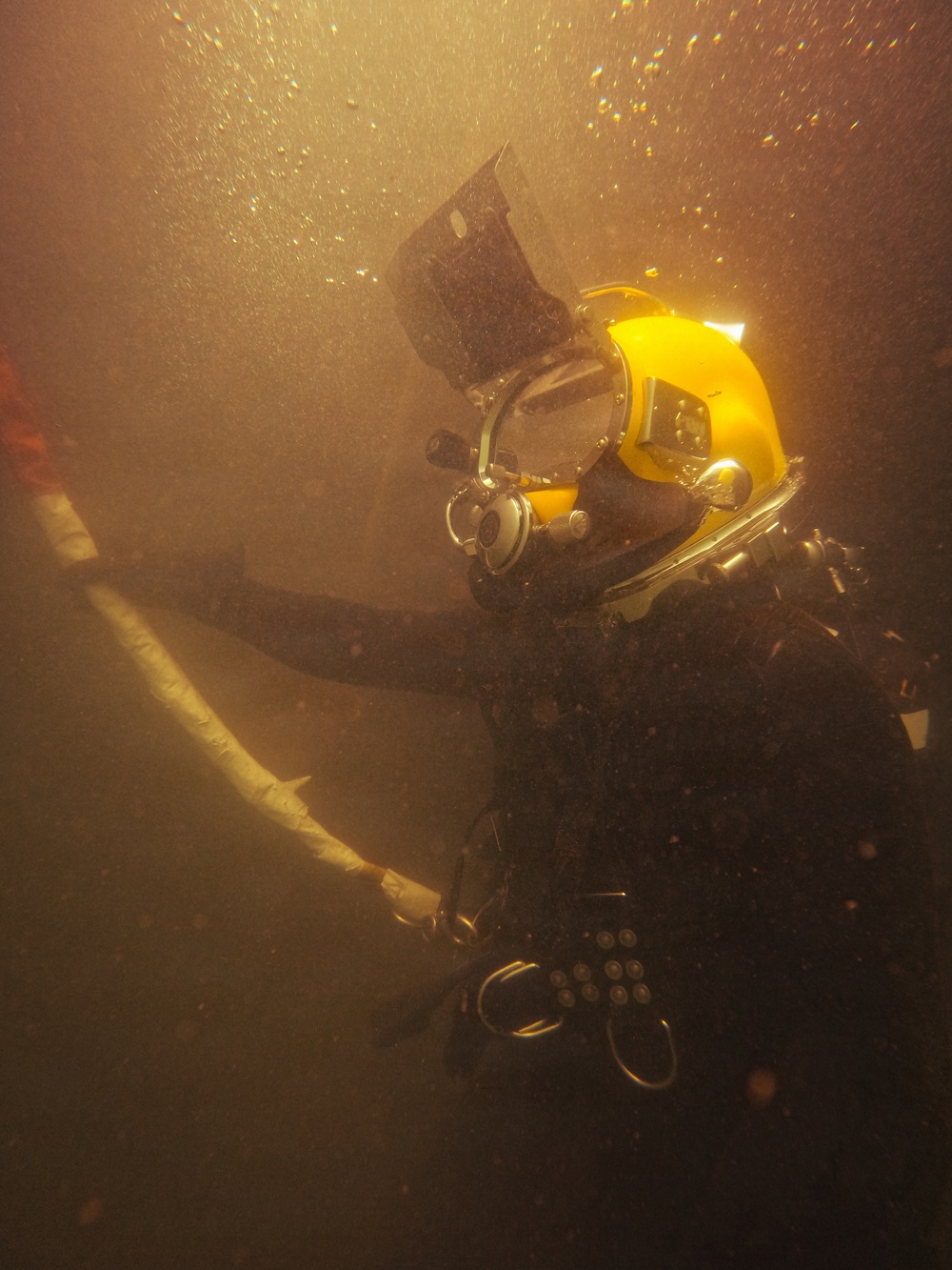 Multinational Navy divers conduct salvage diving operations during RIMPAC 2026