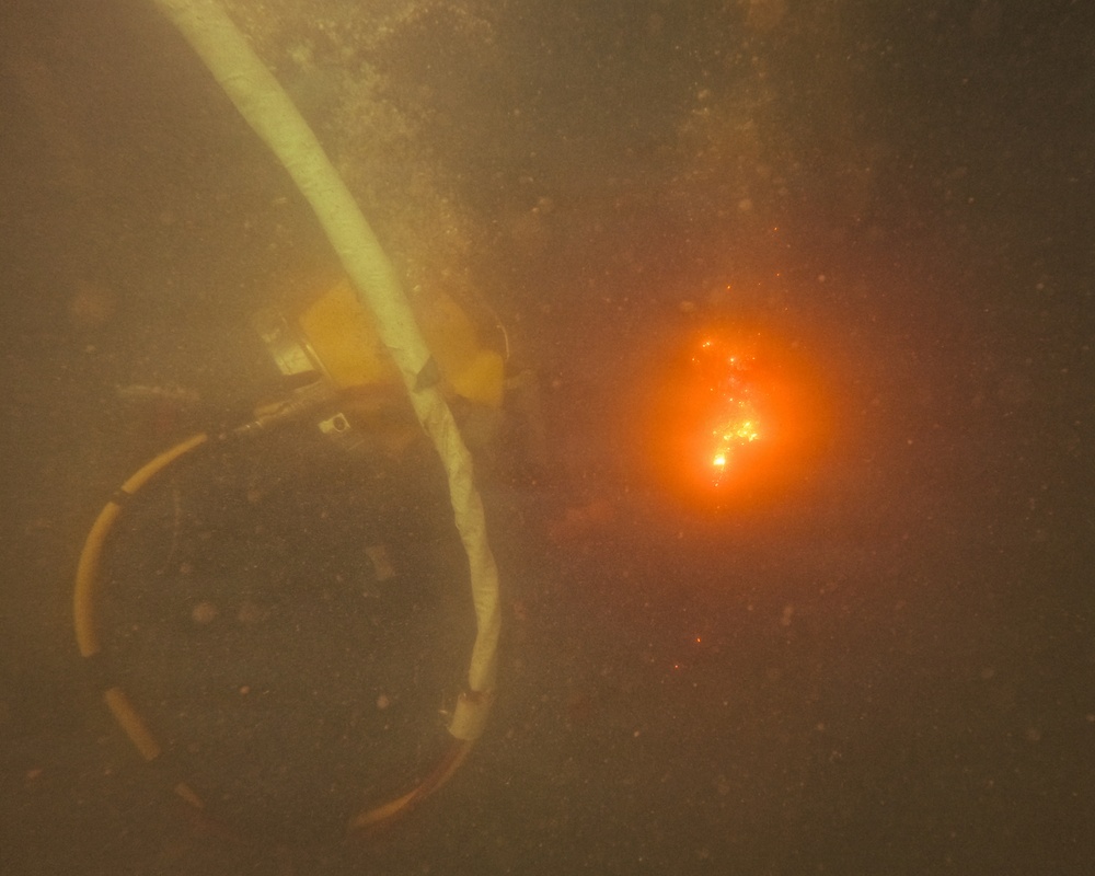Multinational Navy divers conduct salvage diving operations during RIMPAC 2026