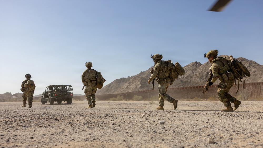 JTF-SB Soldiers conduct air insertion operations