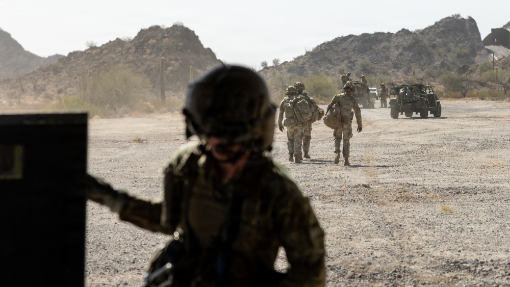 JTF-SB Soldiers conduct air insertion operations