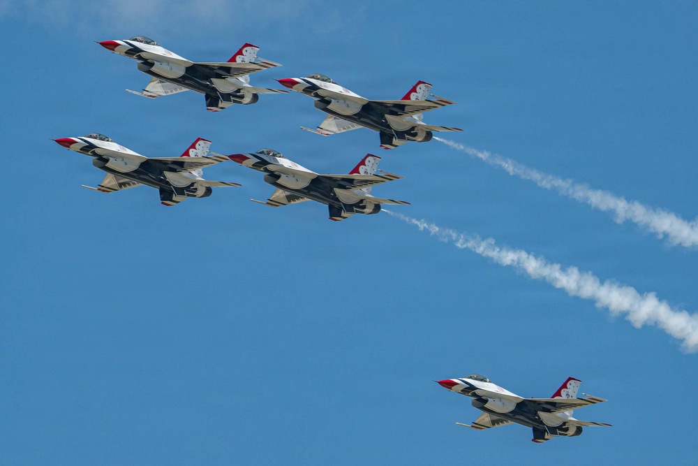 Thunderbirds Arrival