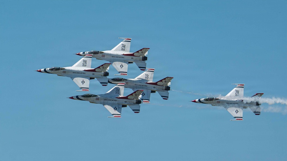 Thunderbirds Arrival
