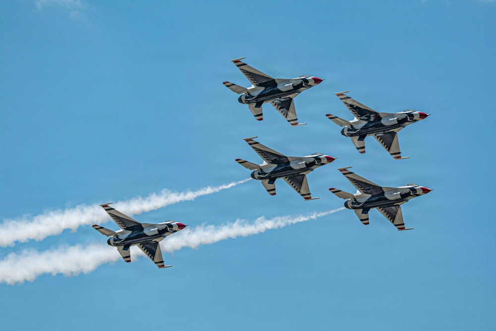 Thunderbirds Arrival