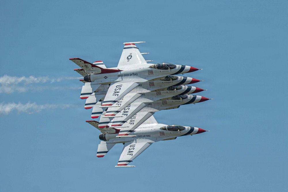 Thunderbirds Arrival
