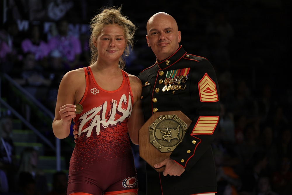 Marines Present Awards During Girl’s Freestyle Finals