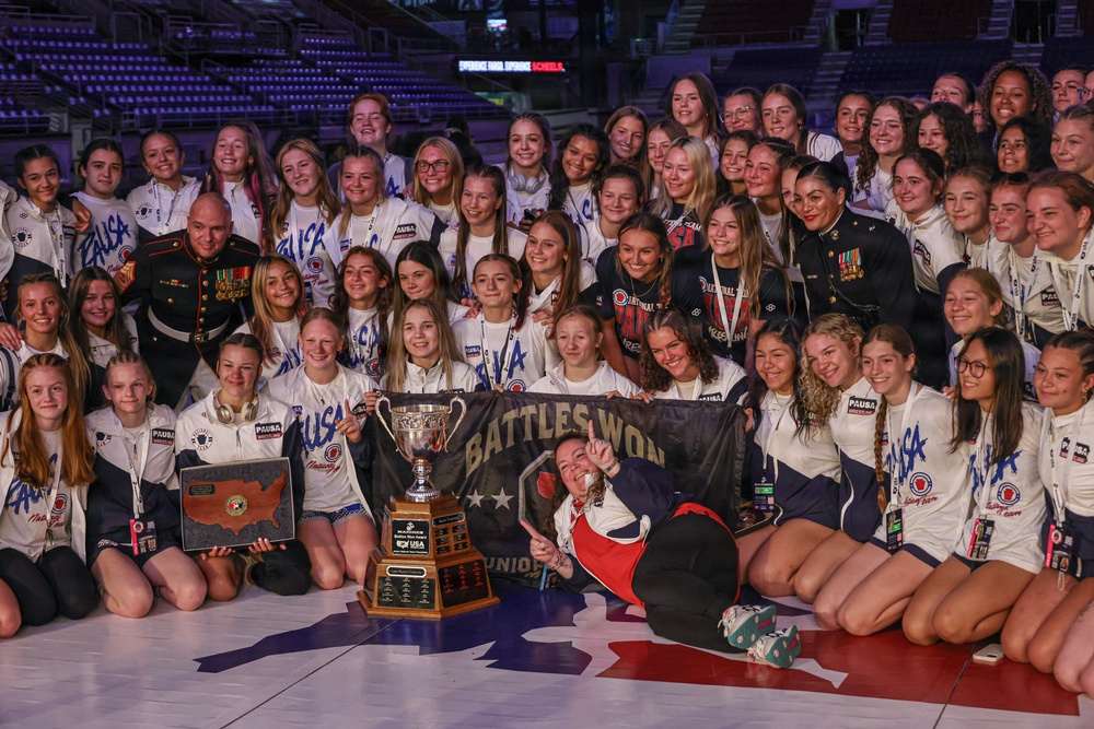 Marines Present Awards During Girl’s Freestyle Finals
