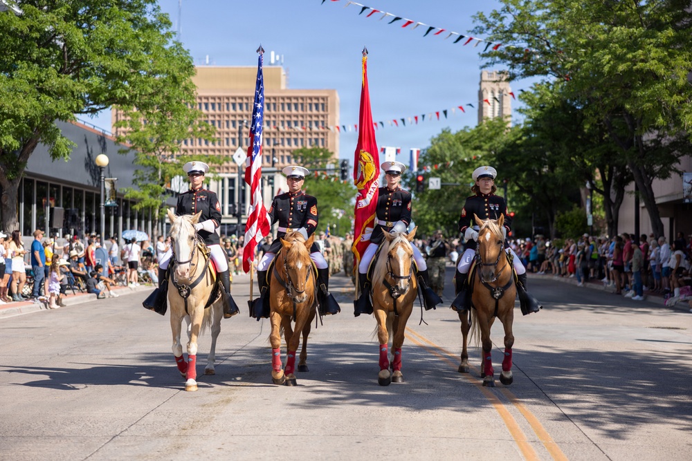 1st MARDIV Band Performs at Cheyenne Frontier Days