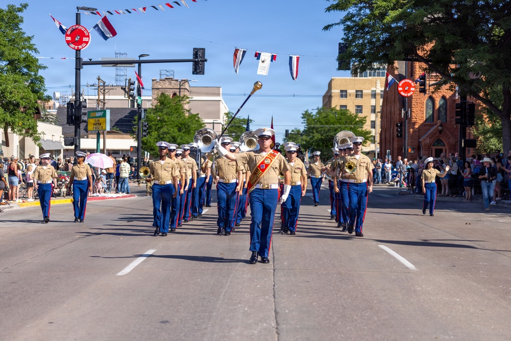 1st MARDIV Band Performs at Cheyenne Frontier Days