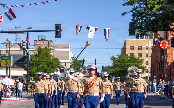 1st MARDIV Band Performs at Cheyenne Frontier Days