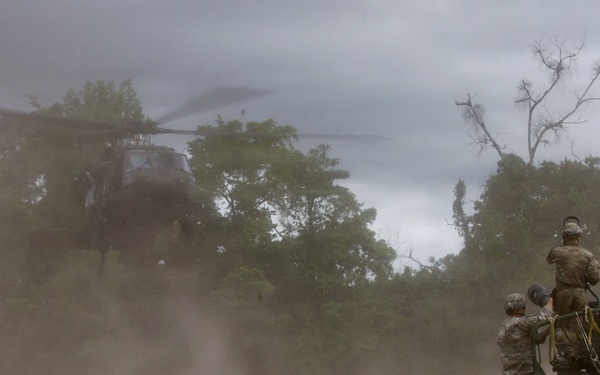 Field Artillery prepares and executes sling load procedures with U.S. Army Assault Battalion