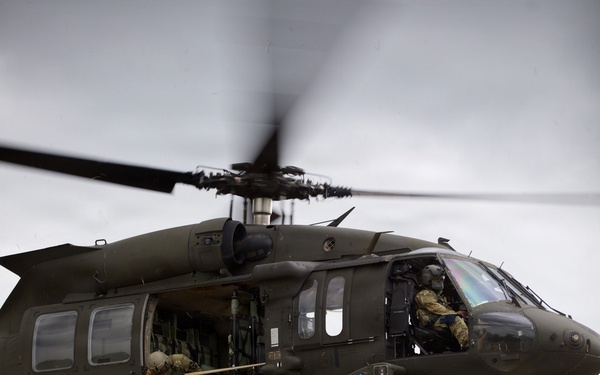 Field Artillery prepares and executes sling load procedures with U.S. Army Assault Battalion