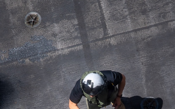 Acting SECNAV visits CVN 71 during RIMPAC26