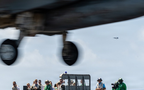 Acting SECNAV visits CVN 71 during RIMPAC26