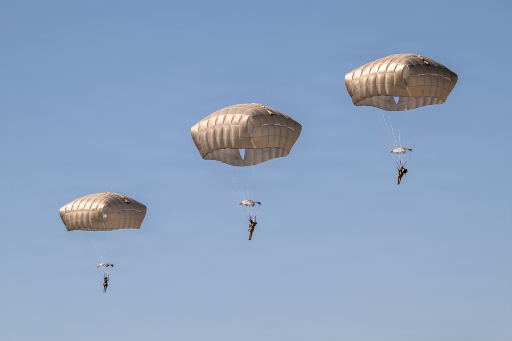 Paratroopers conduct mortar gunnery at Grafenwoehr Training Area
