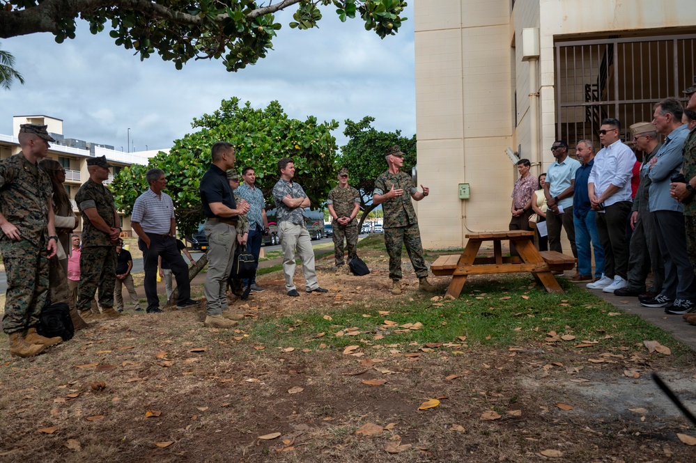Acting SECNAV and congressional delegation visit MCBH