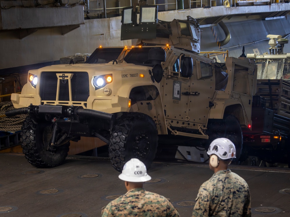 USS Essex conducts instream onload