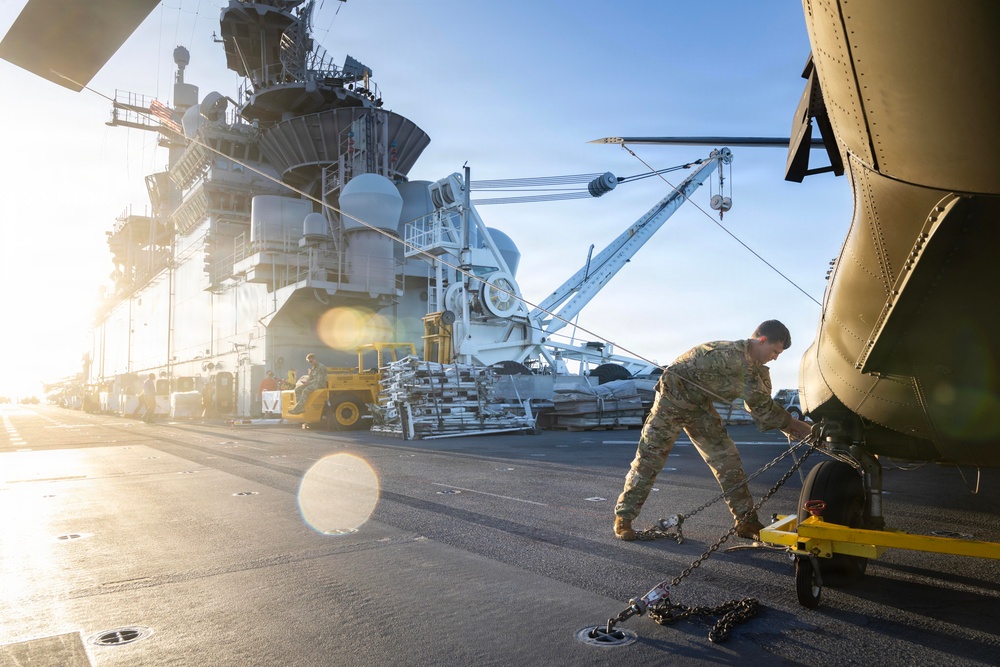 25th CAB conducts CH-47 maintenance aboard USS Essex