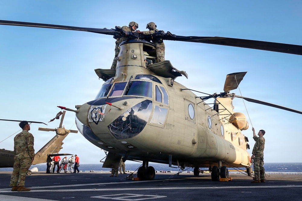 25th CAB conducts CH-47 maintenance aboard USS Essex