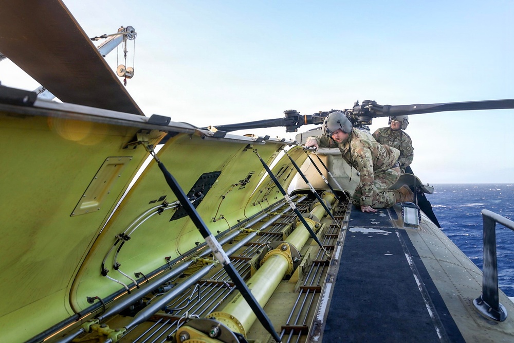 25th CAB conducts CH-47 maintenance aboard USS Essex