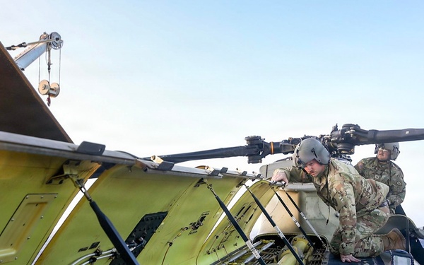 25th CAB conducts CH-47 maintenance aboard USS Essex