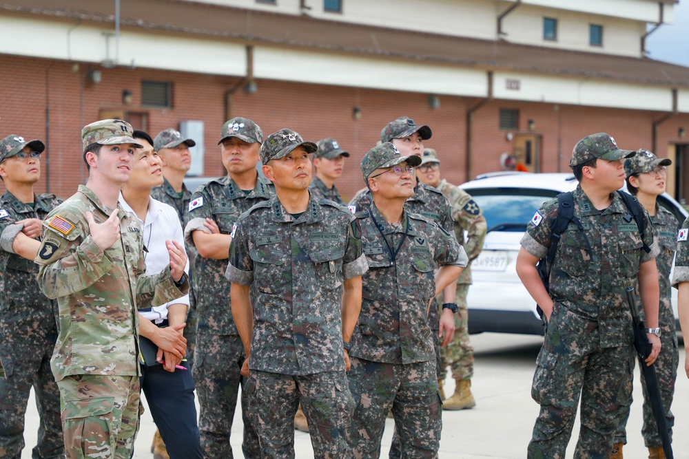 ROK Lt. Gen. Innovation Lab Visit