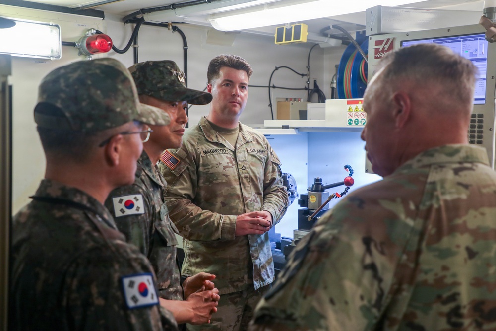 ROK Lt. Gen. Innovation Lab Visit