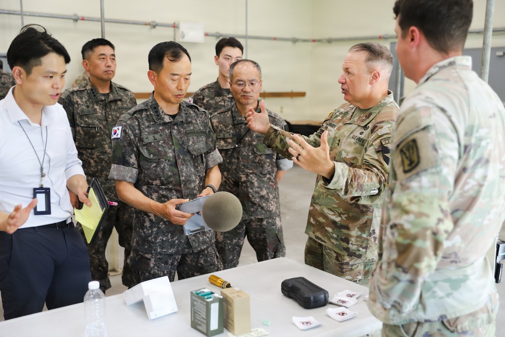 ROK Lt. Gen. Innovation Lab Visit