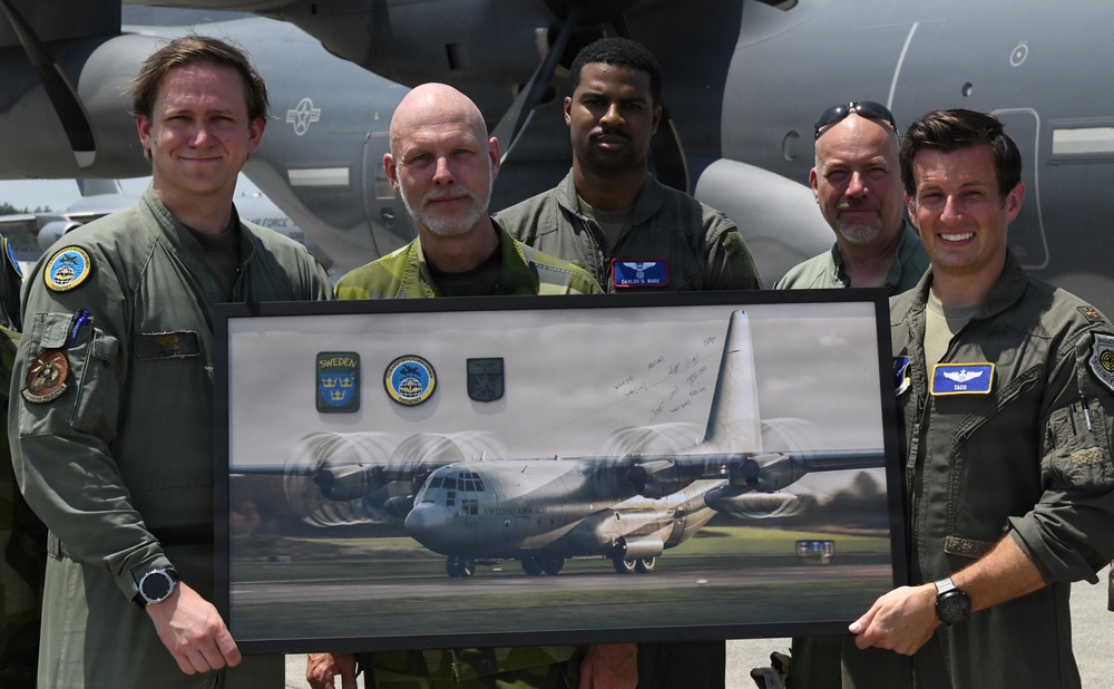 Swedish Air Force and U.S. Air Force Rescue Crews Meet in Newburgh New York