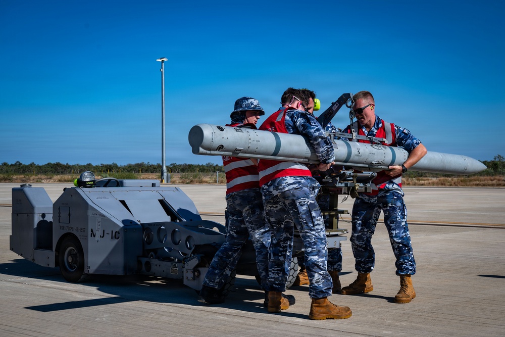 Exercise southern cross fuels up