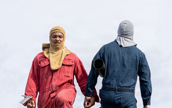 USS Mustin conducts aircraft firefighting drill