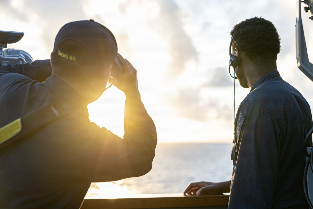 USS Mustin conducts bridge operations