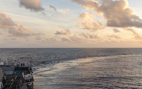 USS Mustin conducts bridge operations